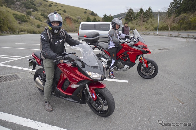 レンタルバイクにてツーリング中のREXさん。台湾ではカワサキZ800を所有する。
