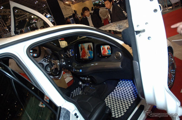 【東京オートサロン07】写真蔵…オートバックス 続々々