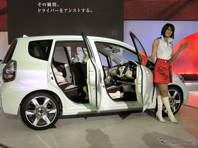 【東京オートサロン07】ユビキタス時代のホンダ フィット
