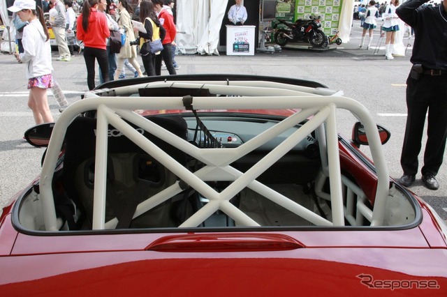 MX-5カップ仕様車(モータースポーツジャパン16)