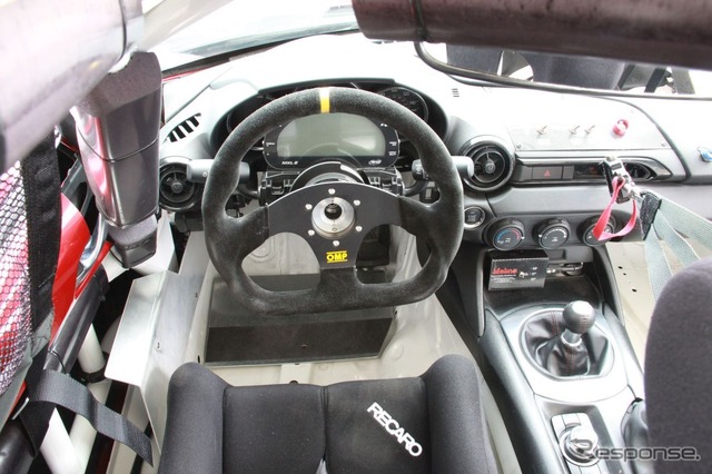 MX-5カップ仕様車(モータースポーツジャパン16)