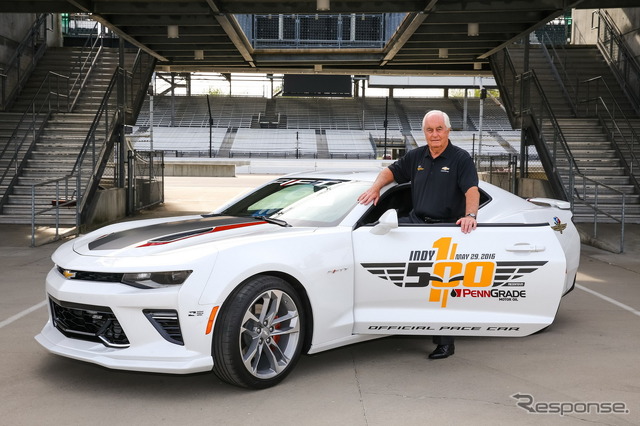 シボレー カマロ 50周年記念車のインディ500ペースカー