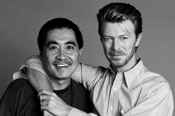 鋤田正義×デヴィッド・ボウイ(1989年撮影 photo by マーク東野)