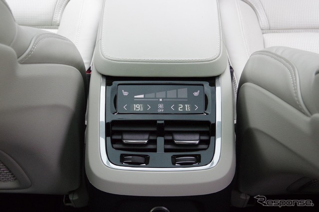 ボルボ XC90 T8 Twin Engine AWD Inscription