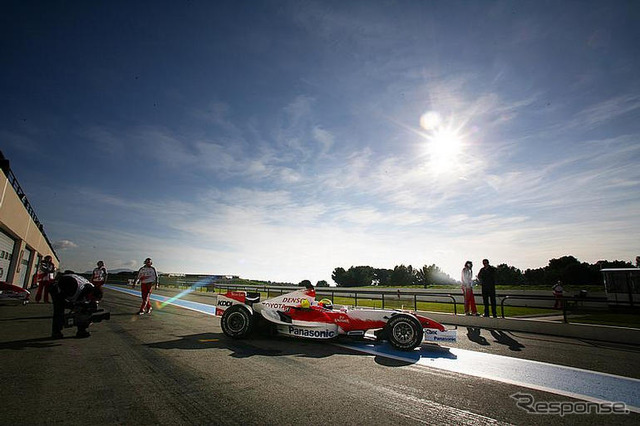 【トヨタF1】ニューマシン TF107 発表 …写真蔵