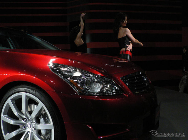 【東京オートサロン07】おどる写真蔵…Dress-Up と Tuning 日産