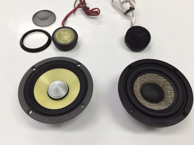 メルセデス・ベンツ・Cクラス専用キット(K2 Powerセット)のミッドレンジスピーカー&トゥイーター。