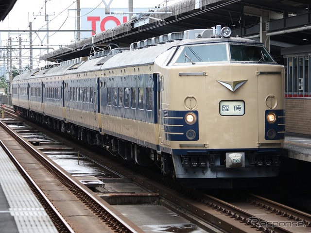 今回の車両は『超会議号』初となる583系寝台電車を使用。前面のヘッドマークは「臨時」だった（写真は海浜幕張駅到着後に運転された回送列車）。