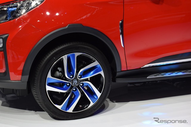 BYD 元(北京モーターショー16)