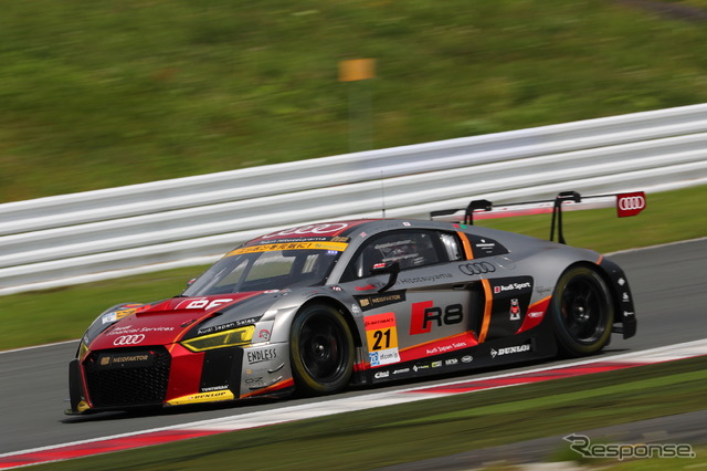 GT300クラス予選6位の#21 アウディR8 LMS。