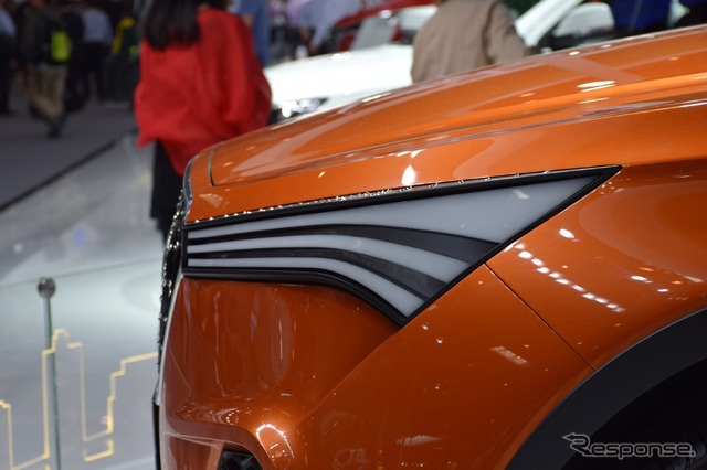 第一汽車 奔騰 X4(北京モーターショー16)