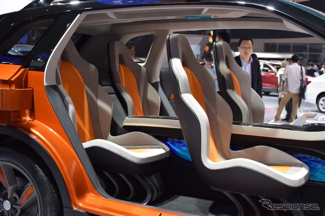 第一汽車 奔騰 X4(北京モーターショー16)