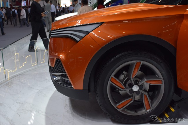 第一汽車 奔騰 X4(北京モーターショー16)