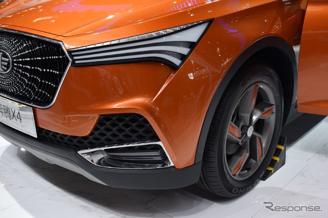 第一汽車 奔騰 X4(北京モーターショー16)
