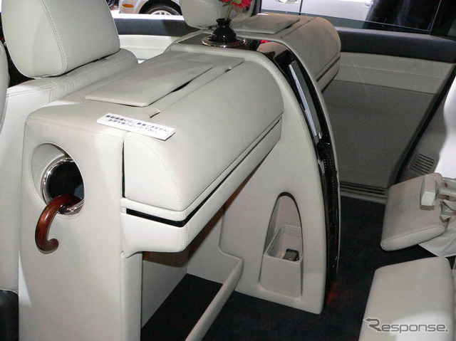 【東京オートサロン07】マツダ MPV プレスティジアス…走るビジネスクラス
