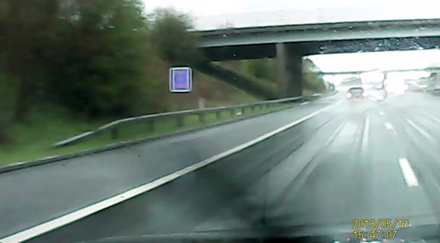 ゲームのおかげ!?豪雨の高速道路で事故を回避した動画が海外で話題に