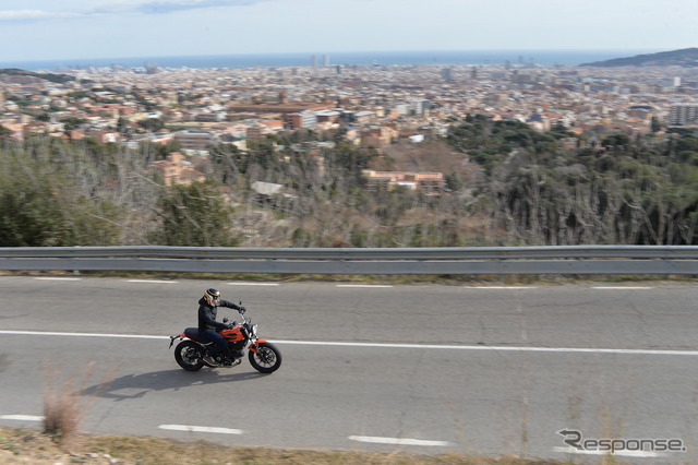 普通2輪免許で乗れ、軽快な走りが楽しめるDUCATI スクランブラー SIXTY2。