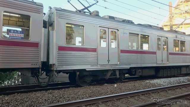 東武鉄道東武東上線の中板橋駅（東京都板橋区弥生町）付近で脱線した普通列車