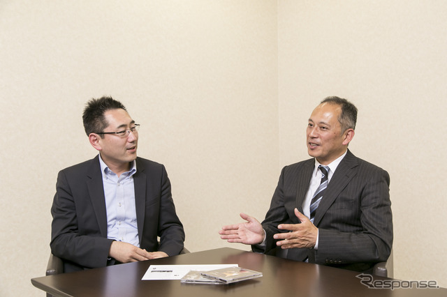 メルセデス・ベンツ日本 アフターセールス・マーケティング部 部長の豊生浩一氏(右)とレスポンス編集長・三浦和也