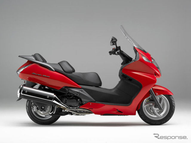 ホンダ、シルバーウイング 400 のカラーリングを変更して発売
