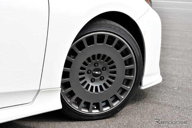 トヨタ TRD プリウス