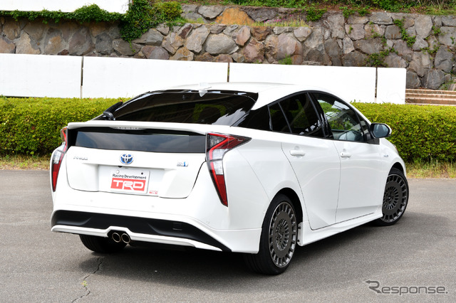 トヨタ TRD プリウス