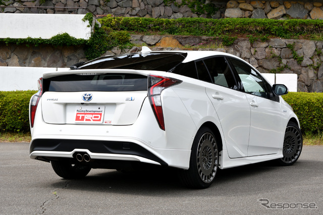 トヨタ TRD プリウス