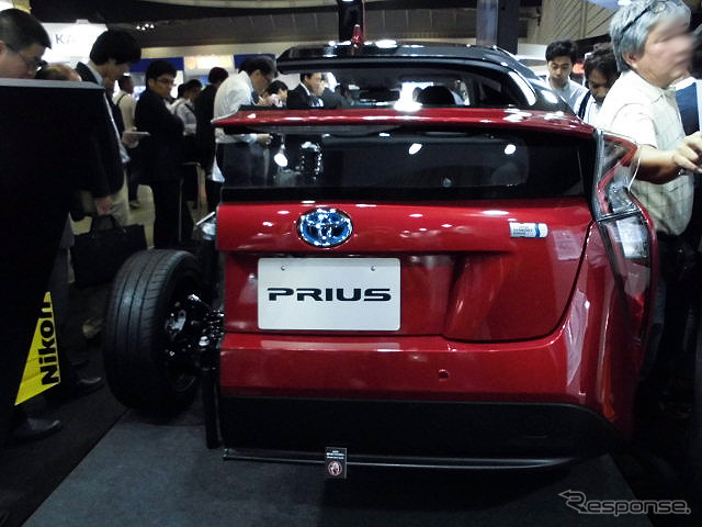 プリウスのカットモデルを紹介したトヨタ（人とくるまのテクノロジー展2016横浜）