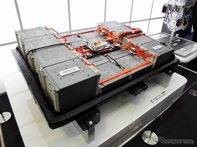 60kWhバッテリーを参考出品した日産(人とくるまのテクノロジー展2016横浜)