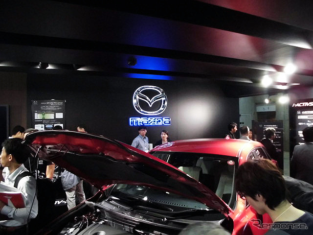 開発中の運転支援技術を紹介したマツダ(人とくるまのテクノロジー展2016横浜)