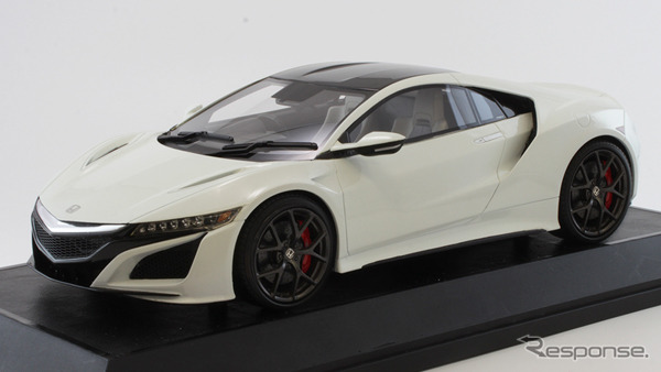 新型NSX 1:18スケールモデル