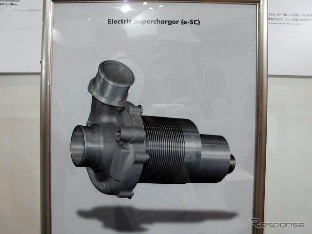 電動過給機(e-SC Electric Supercharger)による走行燃費改善技術を初公開したUDトラックス(人とくるまのテクノロジー展2016横浜)