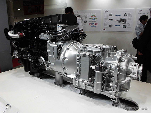 電動過給機(e-SC Electric Supercharger)による走行燃費改善技術を初公開したUDトラックス(人とくるまのテクノロジー展2016横浜)