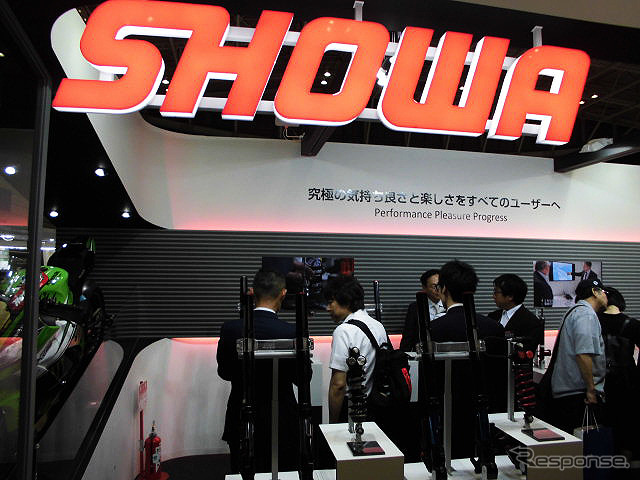 インテリジェント・エレクトロニク・コントロール・アダプティブ・サスペンションやスーパースポーツカー用ハイポイドギヤなどを公開したショーワ(人とくるまのテクノロジー展2016横浜)