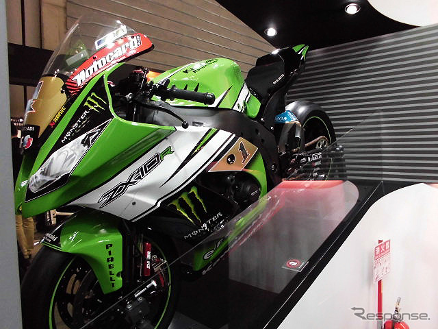インテリジェント・エレクトロニク・コントロール・アダプティブ・サスペンションやスーパースポーツカー用ハイポイドギヤなどを公開したショーワ(人とくるまのテクノロジー展2016横浜)