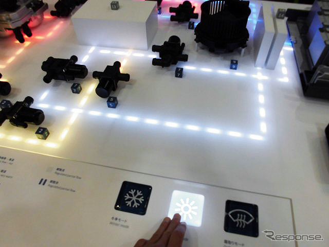 「電気自動車向けインテリジェント・サーマルマネジメント」などを展示したボッシュ（人とくるまのテクノロジー展2016横浜）
