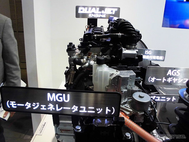 デュアルジェットエンジンと組む新型ハイブリッドシステムや、0.8リットル2気筒ディーゼルエンジンなどを展示したスズキ(人とくるまのテクノロジー展2016横浜)