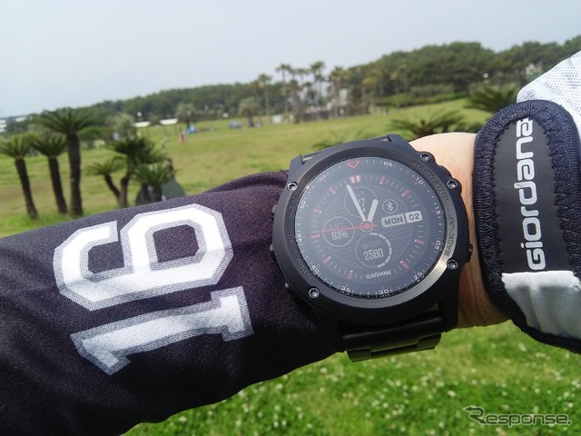 手首を軽く振ると赤い秒針が10秒ほど出現するのがかなりかわいいと思った