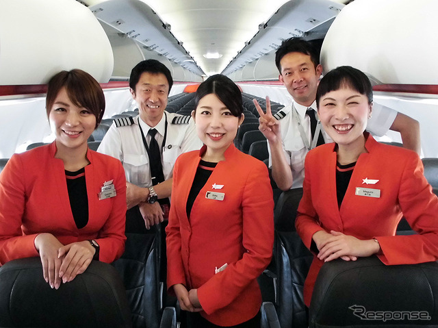 ジェットスター・ジャパンとウィラートラベルがコラボした「AIR & BUS成田発伊勢行きツアー」。1日だけの限定フライトGK881便(A320 JA10JJ、成田→中部)の機内