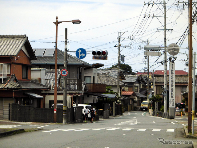 伊勢神宮、内宮と外宮を結ぶ旧街道・古市参宮街道を歩く。遊郭の名残、麻吉旅館も訪ねることに(AIR & BUS成田発伊勢行きツアー)