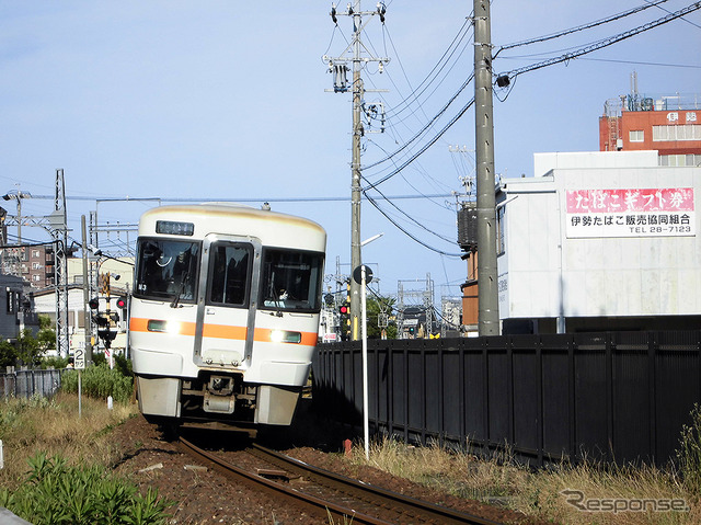 キハ40に代わり新たに投入されたキハ25（AIR & BUS成田発伊勢行きツアー）