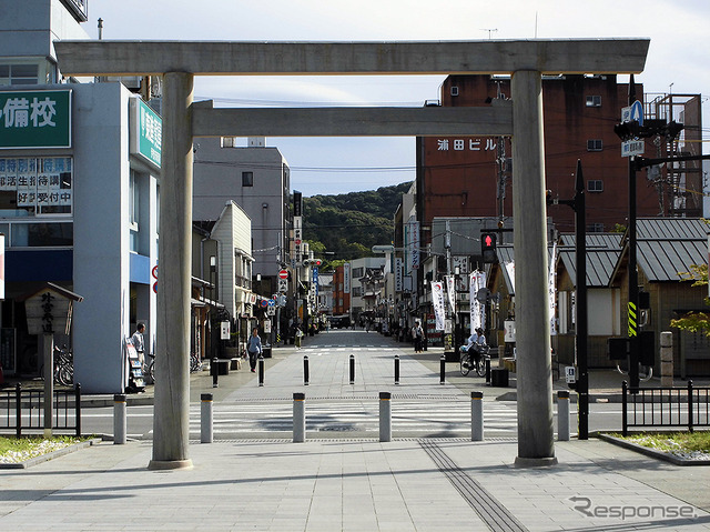 伊勢市駅前からレンタサイクルを駆り、下町風情ただよう新道や宮町、高柳へ