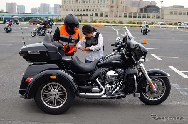 トライクを試乗しにきた中島さん。
