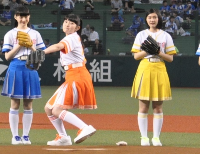 プロ野球交流戦スタート！ライオンズ×ベイスターズでエビ中が「始9式」柏木ひなたさん