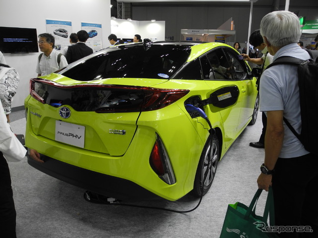 今秋発売予定の新型『プリウスPHV』