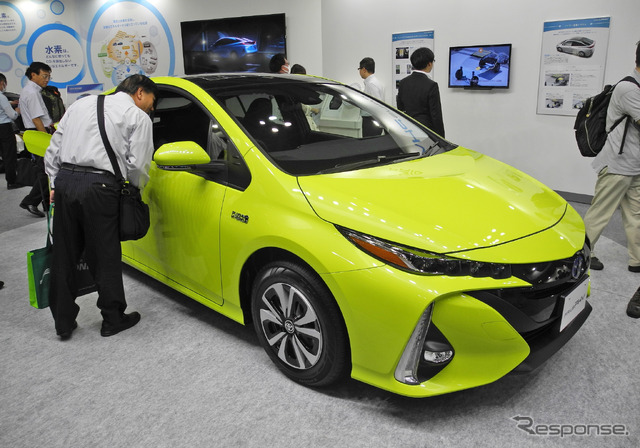 今秋発売予定の新型『プリウスPHV』