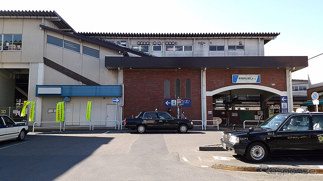 東武動物公園駅は、「杉戸駅」と名乗っていたころから、駅の東側を流れる大落古利根川の舟運や、日光街道(国道4号)杉戸宿の方向を向く東口を“玄関口”としていた