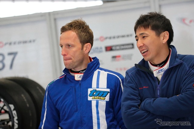ロニー・クインタレッリ選手(左)と松田次生選手(右)