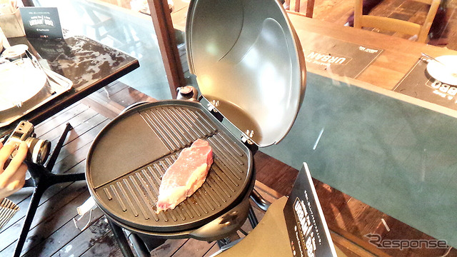 神宮外苑いちょう並木の一角、「ロイヤルガーデンカフェ青山店」に期間限定(6月23日~7月24日)で展開する「URBAN BBQ cafe」。アメリカ都市部でブームのBBQが楽しめる