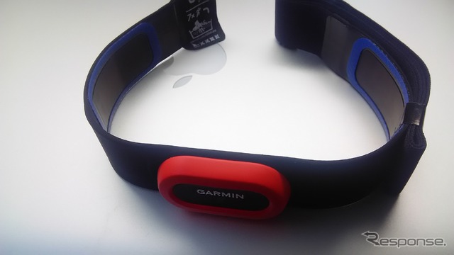 ハートレートセンサーHRM-Runは胸にベルトで装着する心拍センサー
